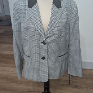 Le Suit Black and White Houndstooth Blazer
